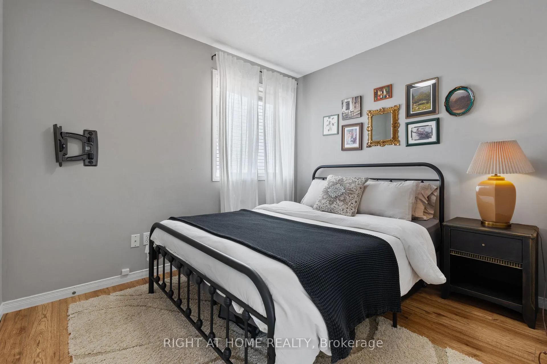 Photo 20 of 15 Settlers Road, Orangeville — HOMEH