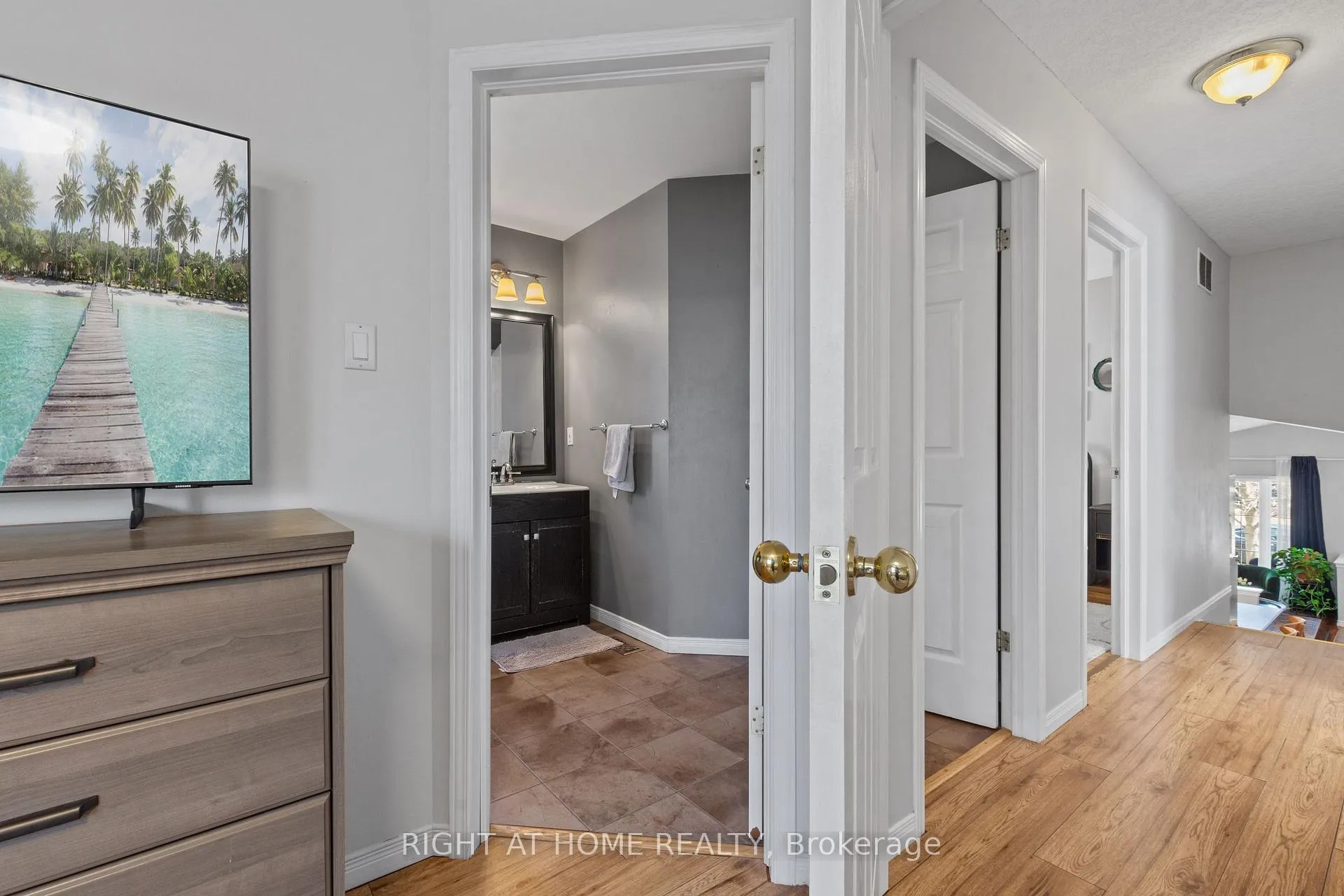 Photo 23 of 15 Settlers Road, Orangeville — HOMEH