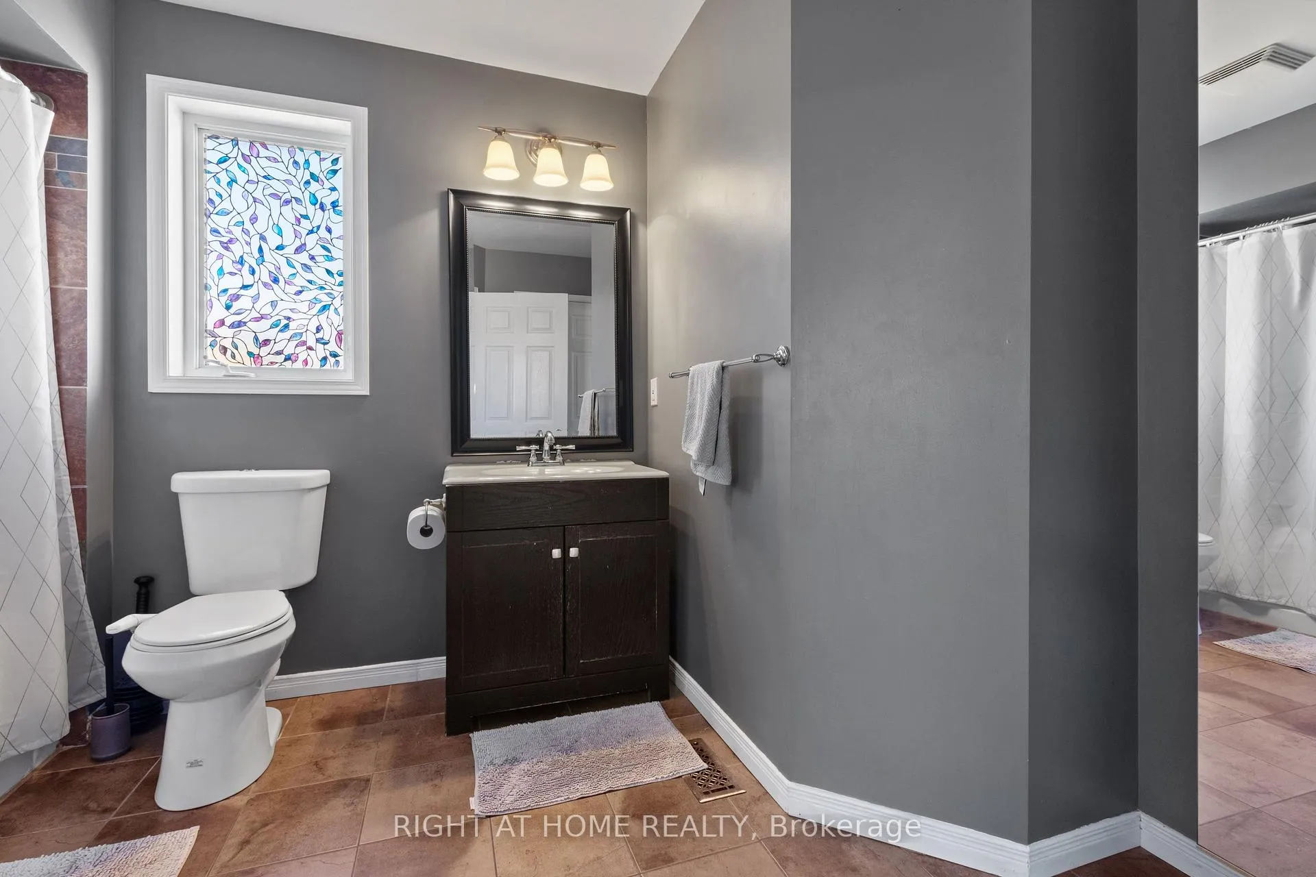 Photo 24 of 15 Settlers Road, Orangeville — HOMEH