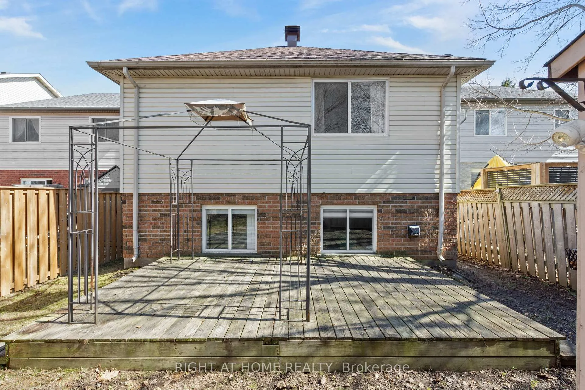 Photo 42 of 15 Settlers Road, Orangeville — HOMEH