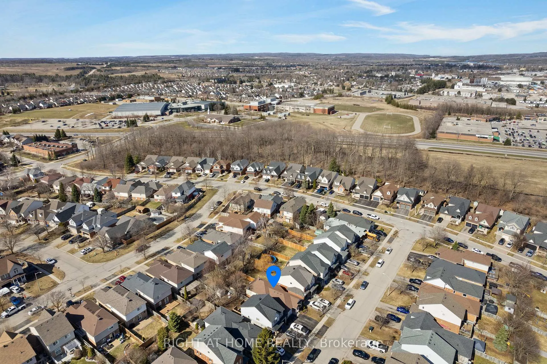 Photo 44 of 15 Settlers Road, Orangeville — HOMEH