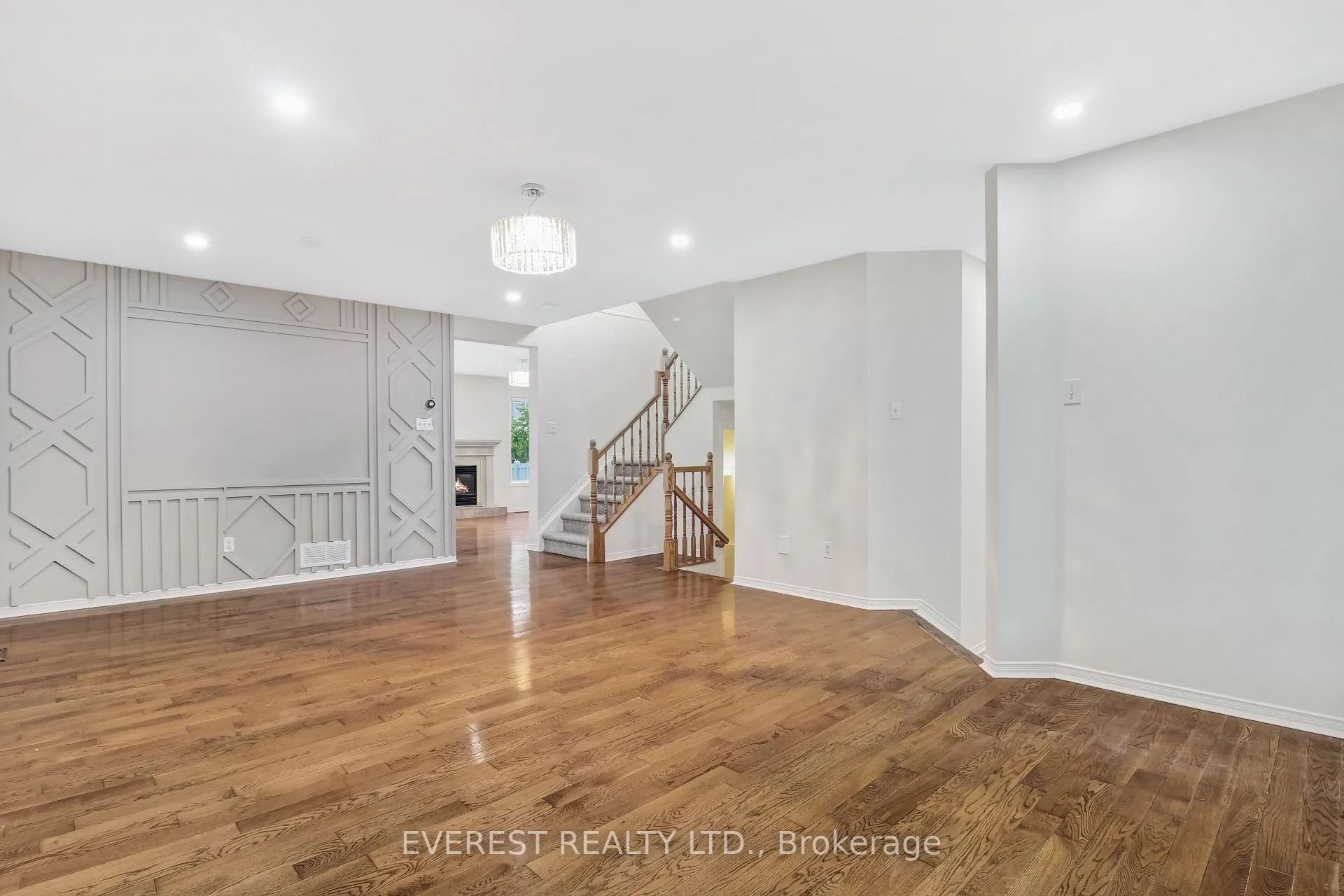 Photo 10 of 153 Cresthaven Drive, Ottawa, Barrhaven East — HOMEH