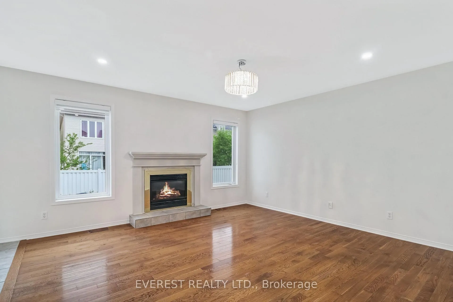 Photo 11 of 153 Cresthaven Drive, Ottawa, Barrhaven East — HOMEH