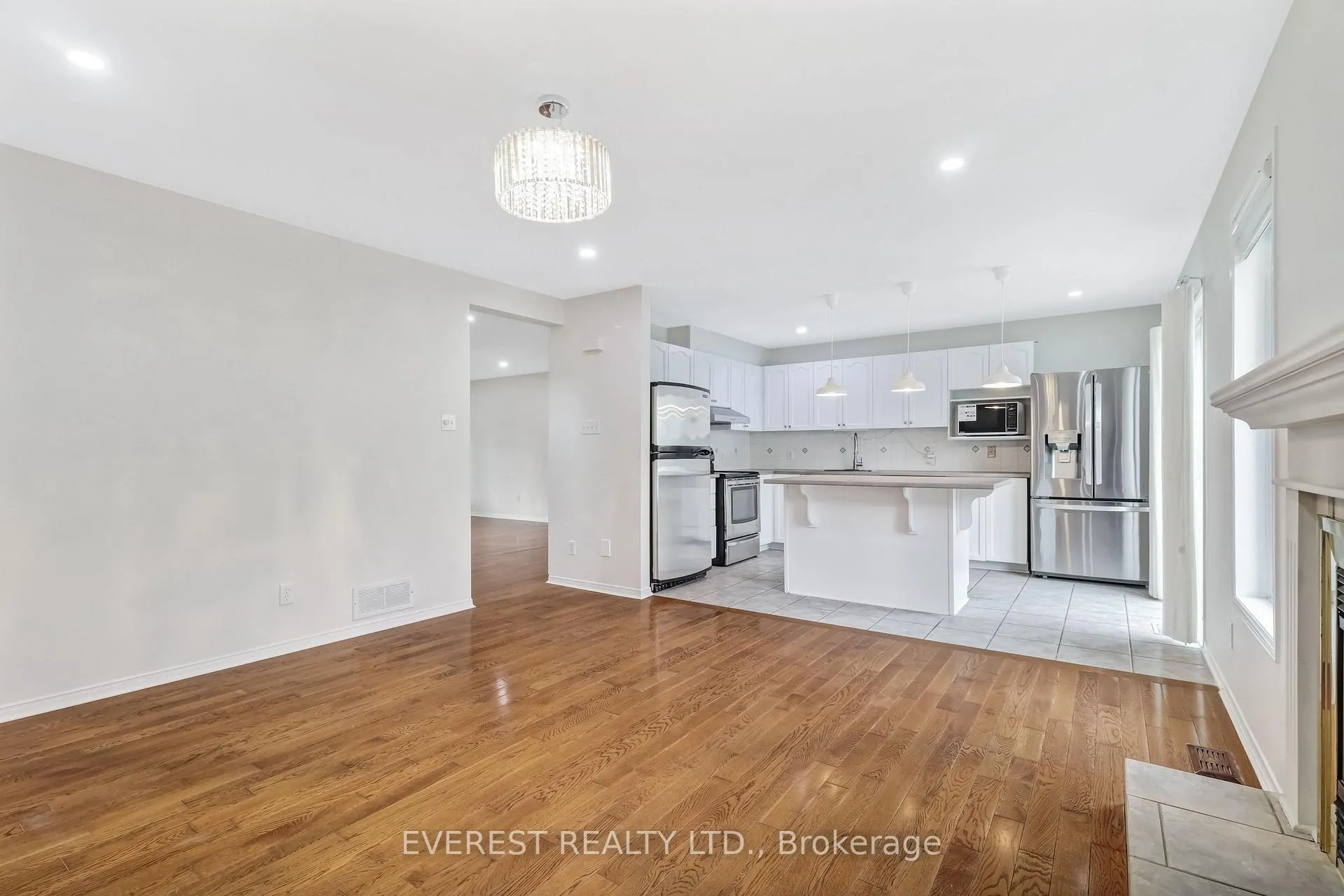 Photo 13 of 153 Cresthaven Drive, Ottawa, Barrhaven East — HOMEH