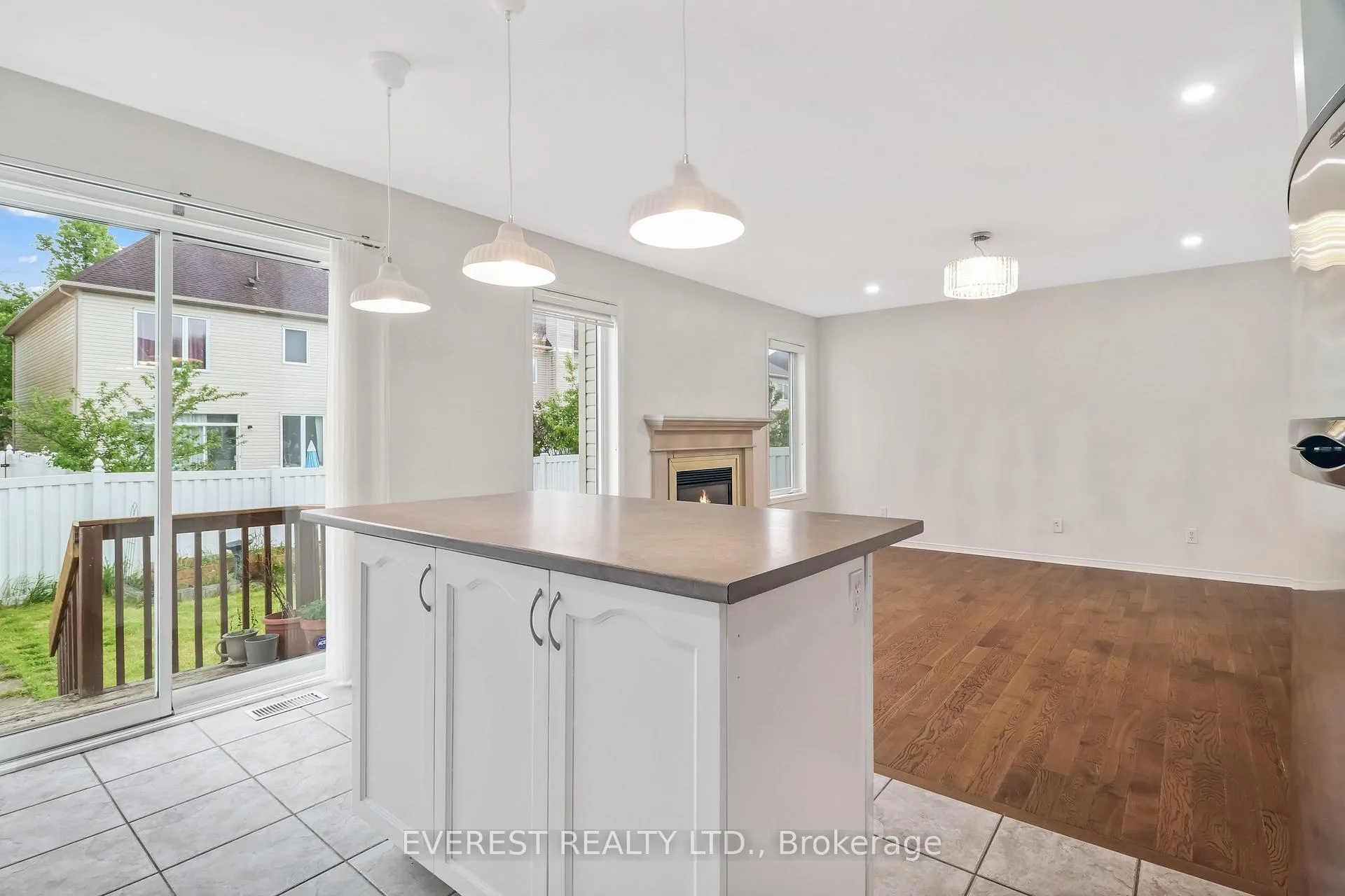 Photo 16 of 153 Cresthaven Drive, Ottawa, Barrhaven East — HOMEH