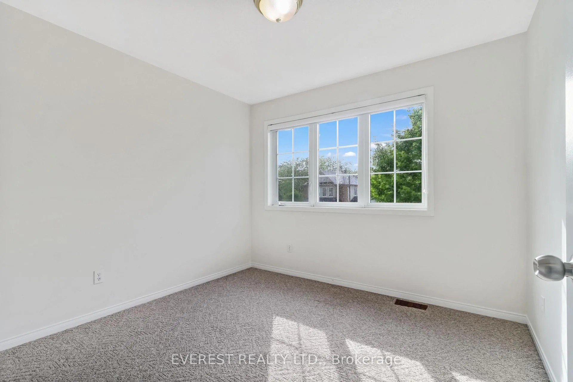 Photo 20 of 153 Cresthaven Drive, Ottawa, Barrhaven East — HOMEH