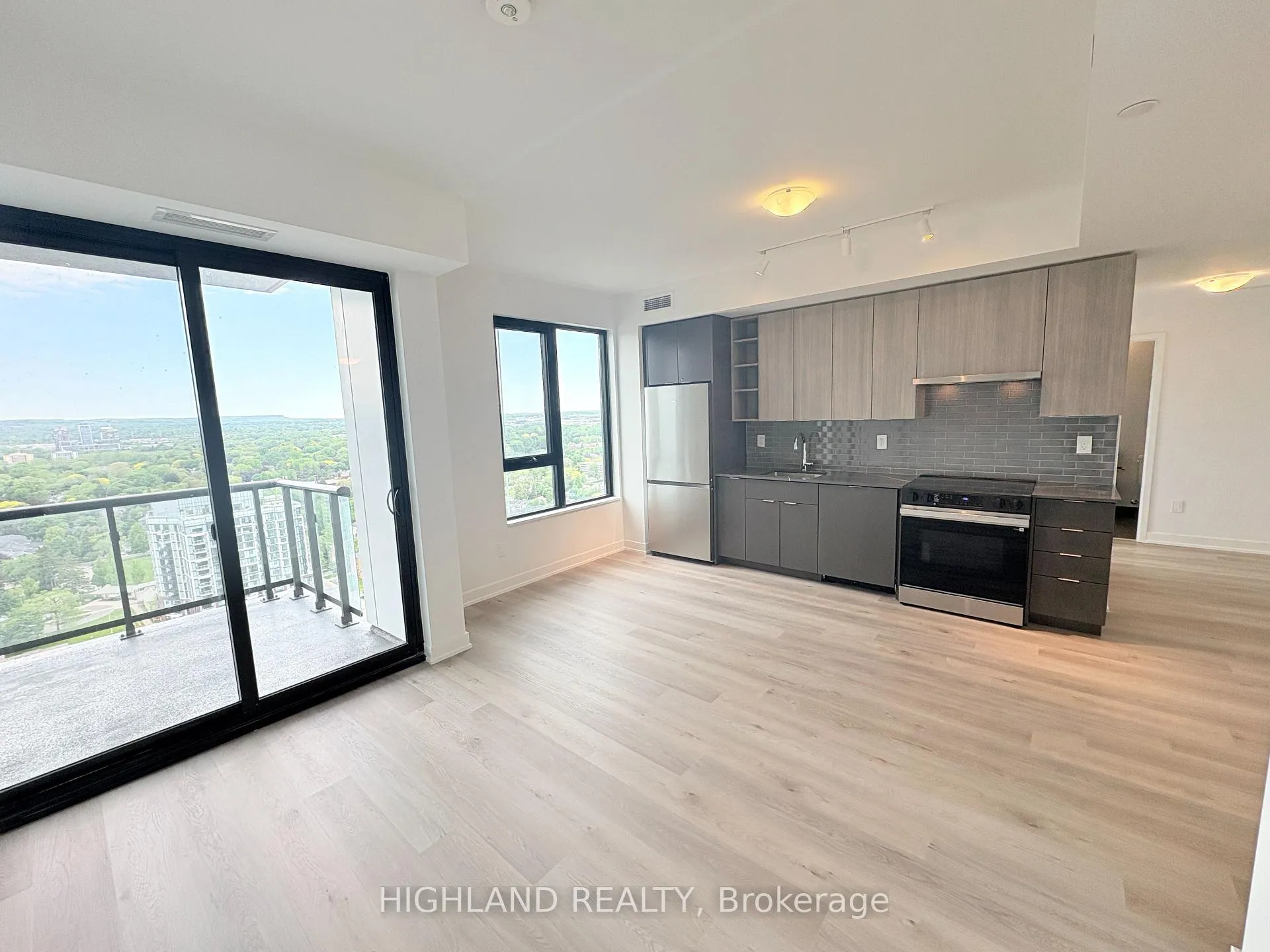 Photo 4 of Unit 2402, 2075 Lakeshore Road, Burlington, Brant — HOMEH