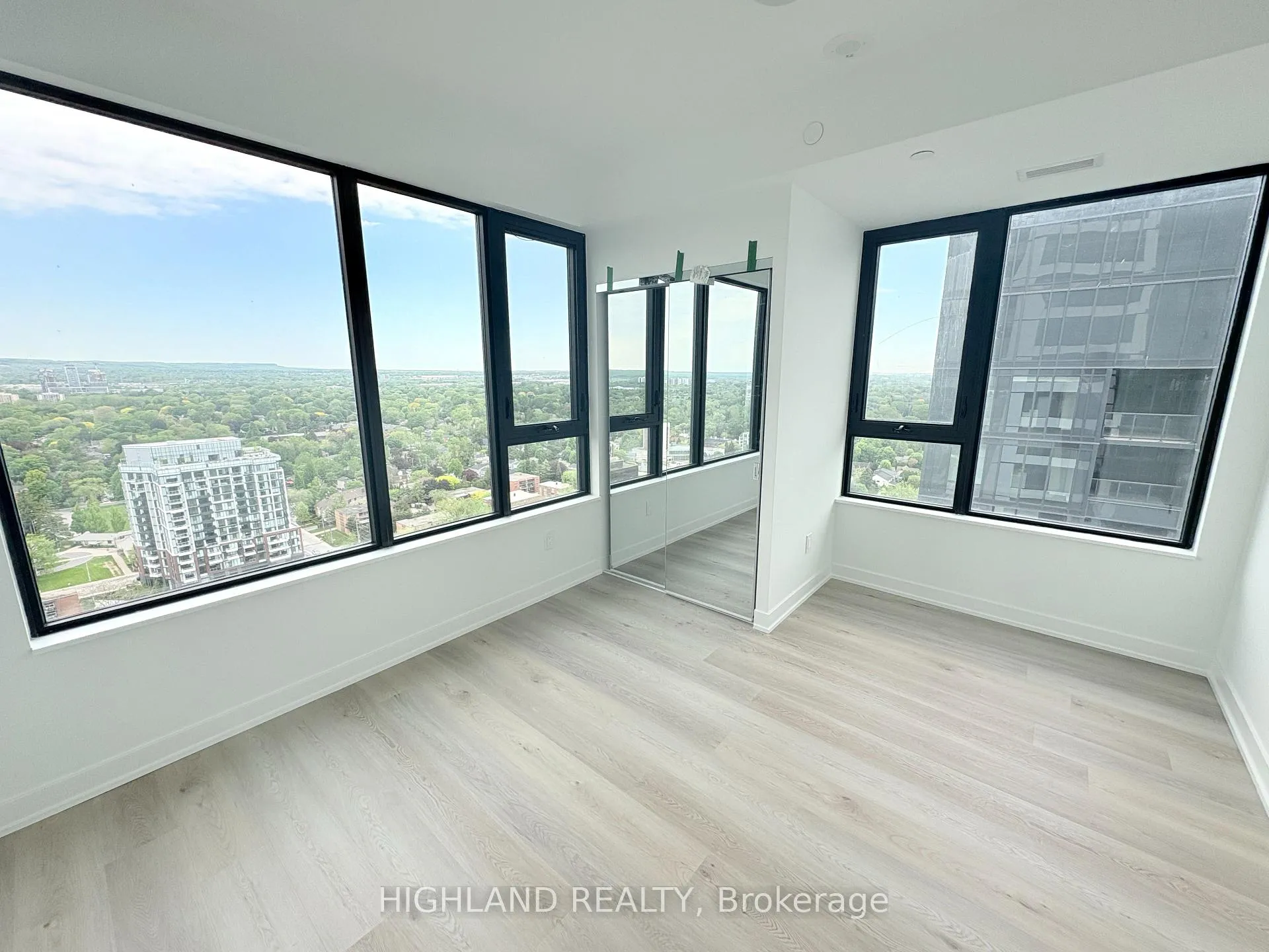 Photo 10 of Unit 2402, 2075 Lakeshore Road, Burlington, Brant — HOMEH