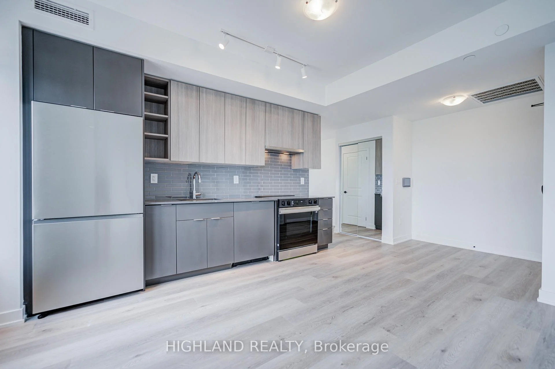 Photo 19 of Unit 2402, 2075 Lakeshore Road, Burlington, Brant — HOMEH