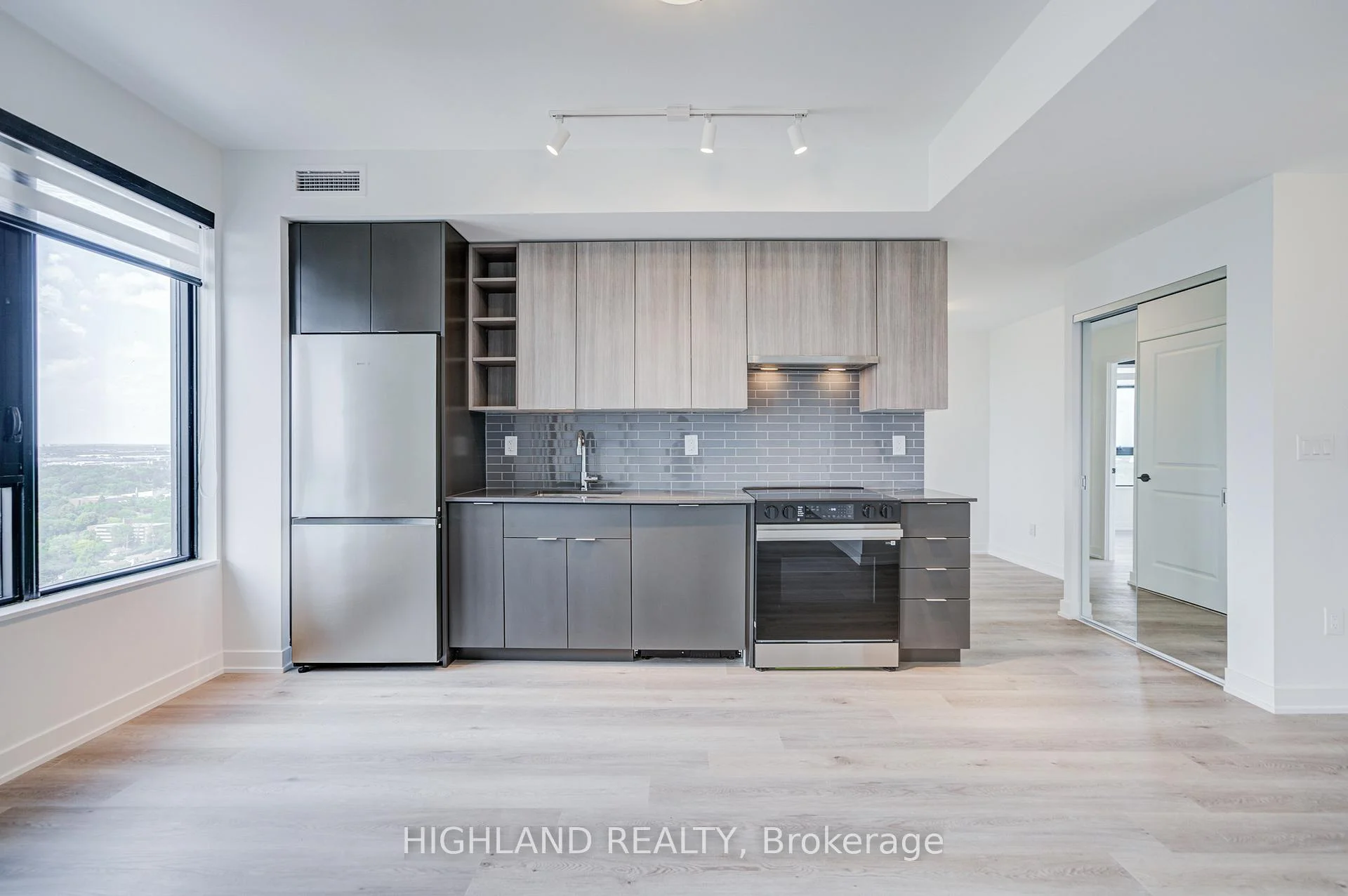 Photo 20 of Unit 2402, 2075 Lakeshore Road, Burlington, Brant — HOMEH