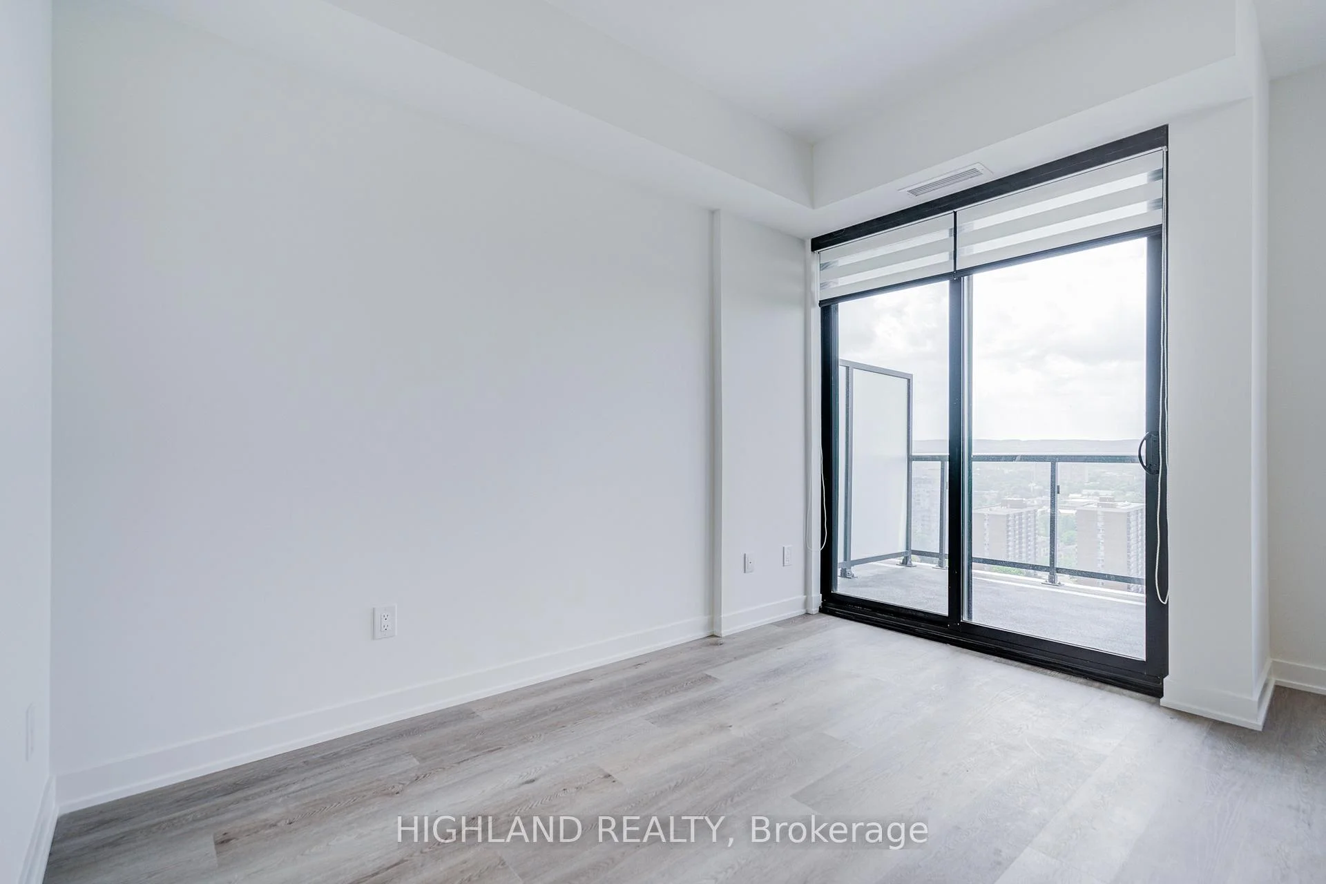 Photo 22 of Unit 2402, 2075 Lakeshore Road, Burlington, Brant — HOMEH