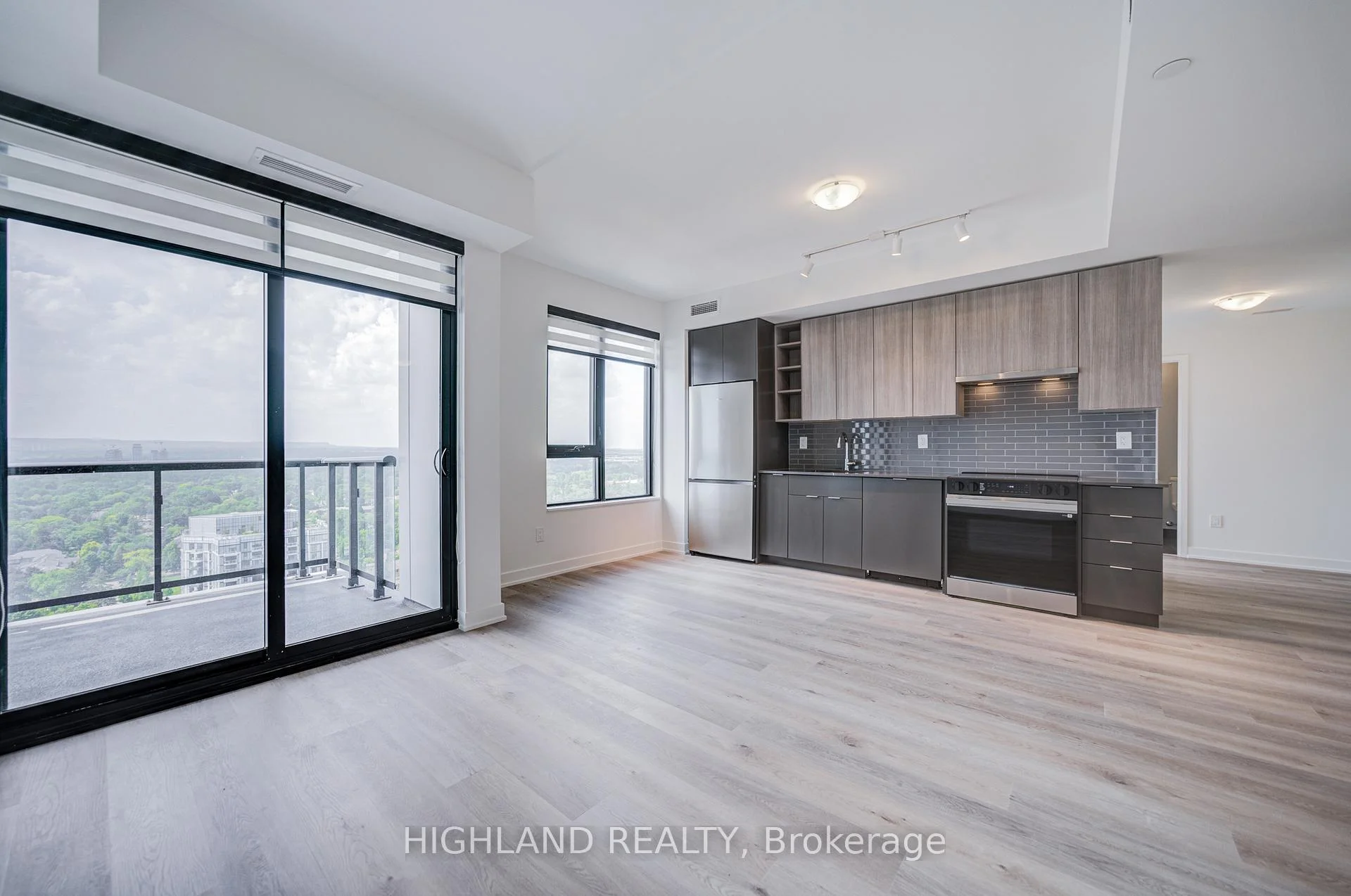 Photo 23 of Unit 2402, 2075 Lakeshore Road, Burlington, Brant — HOMEH