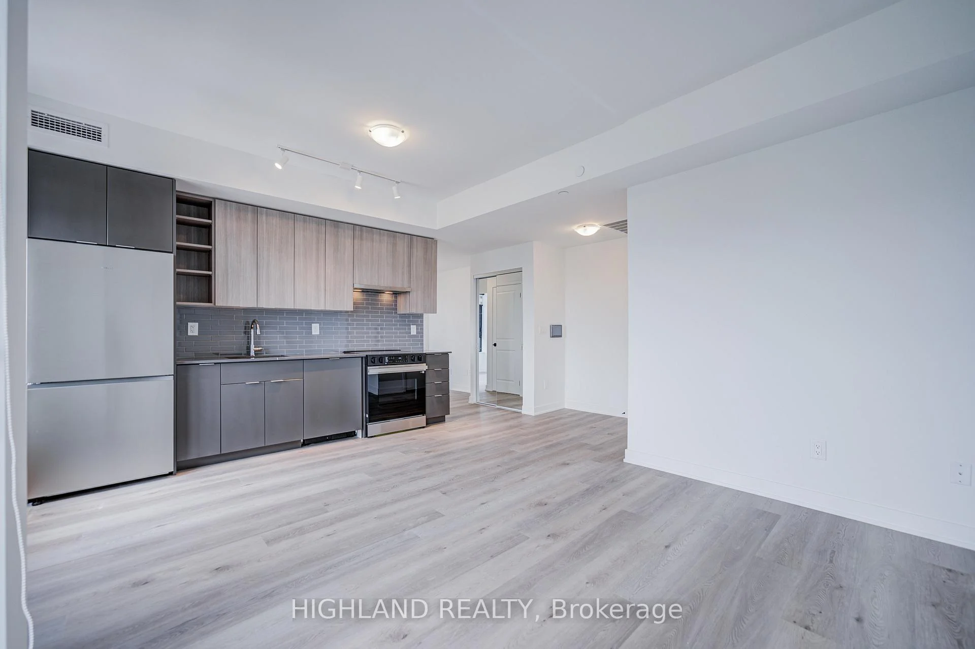 Photo 24 of Unit 2402, 2075 Lakeshore Road, Burlington, Brant — HOMEH