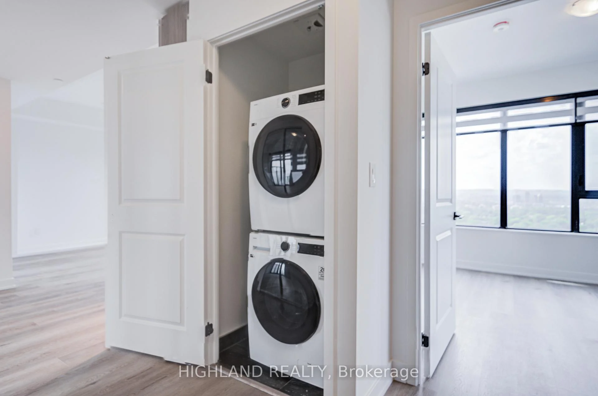 Photo 29 of Unit 2402, 2075 Lakeshore Road, Burlington, Brant — HOMEH