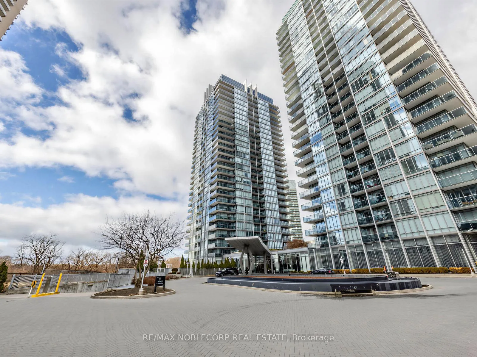 Front of Unit 2212, 88 Park Lawn Road