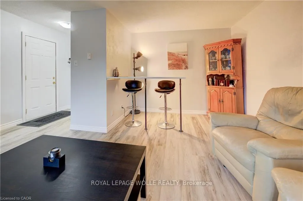Photo 7 of 19 Hillbrook Crescent, Kitchener, Forest Heights — HOMEH