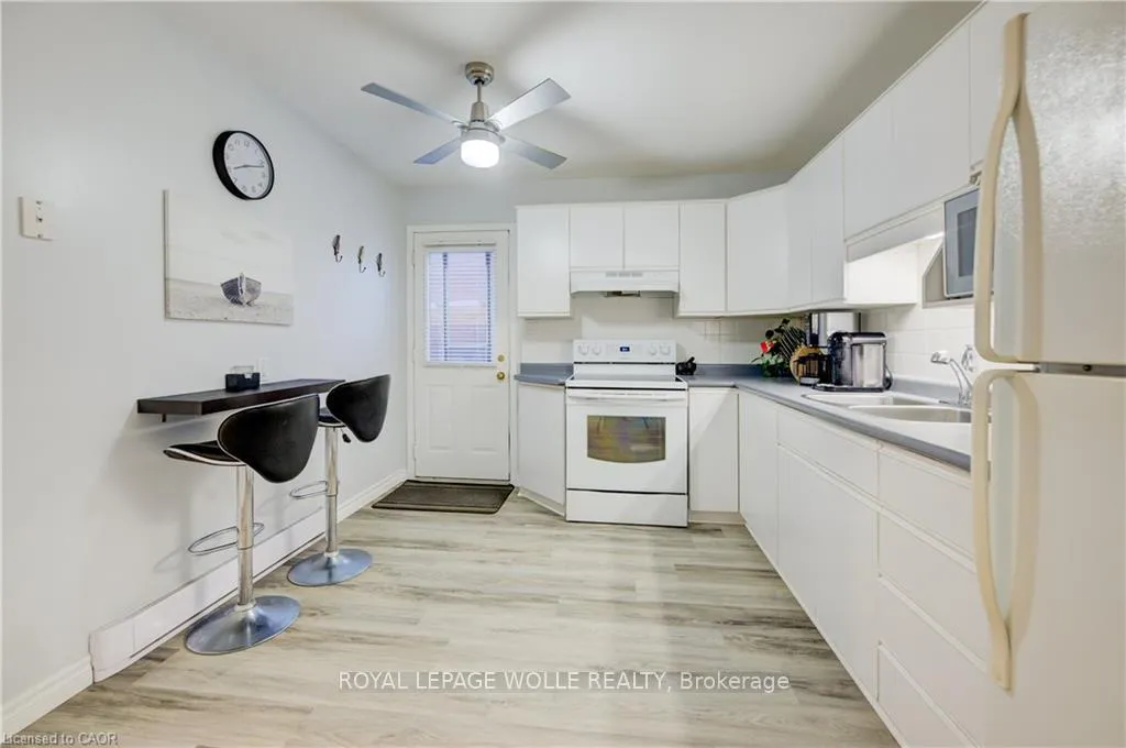 Photo 9 of 19 Hillbrook Crescent, Kitchener, Forest Heights — HOMEH