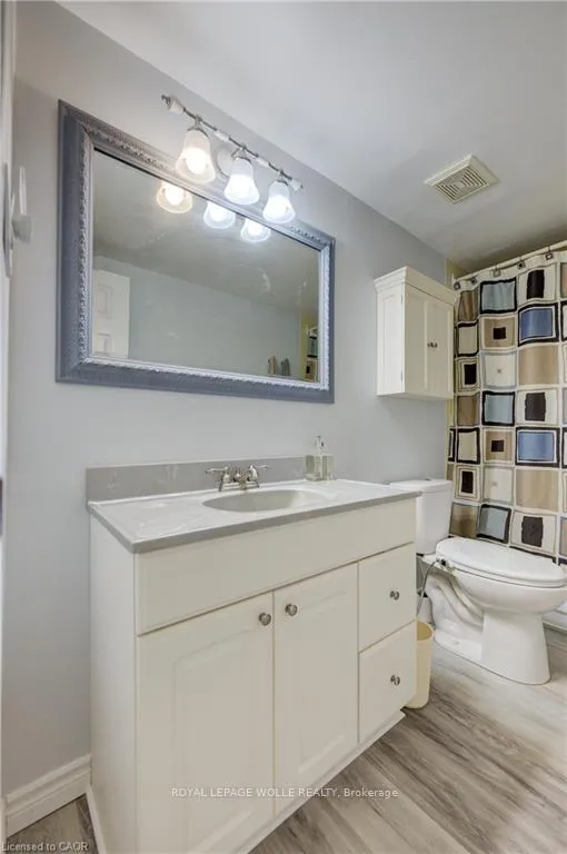 Photo 17 of 19 Hillbrook Crescent, Kitchener, Forest Heights — HOMEH