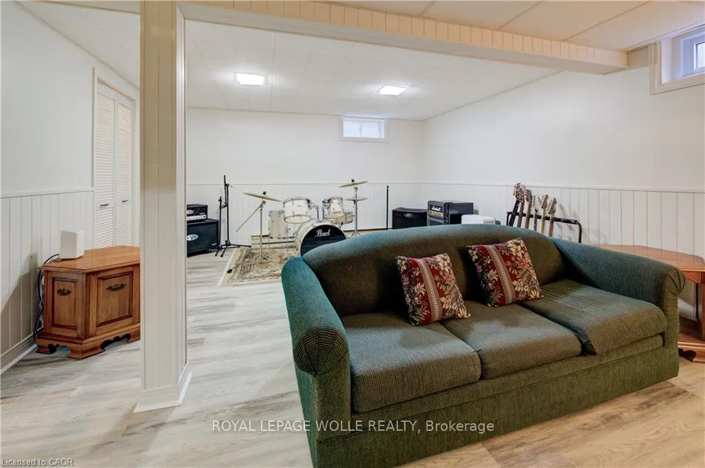 Photo 20 of 19 Hillbrook Crescent, Kitchener, Forest Heights — HOMEH