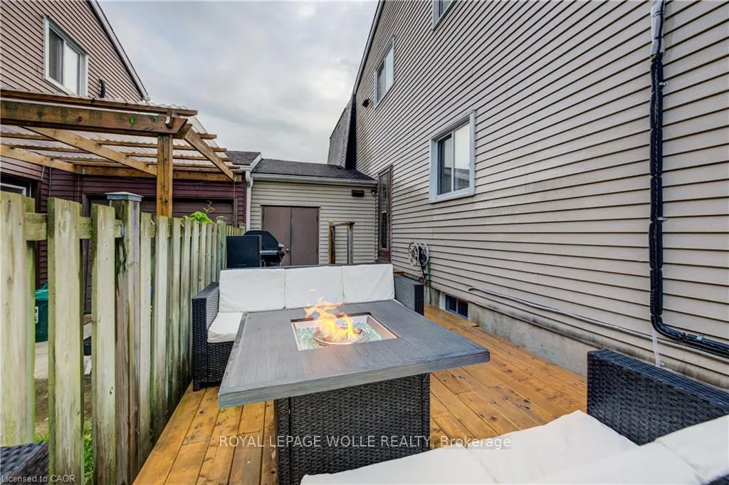 Photo 23 of 19 Hillbrook Crescent, Kitchener, Forest Heights — HOMEH