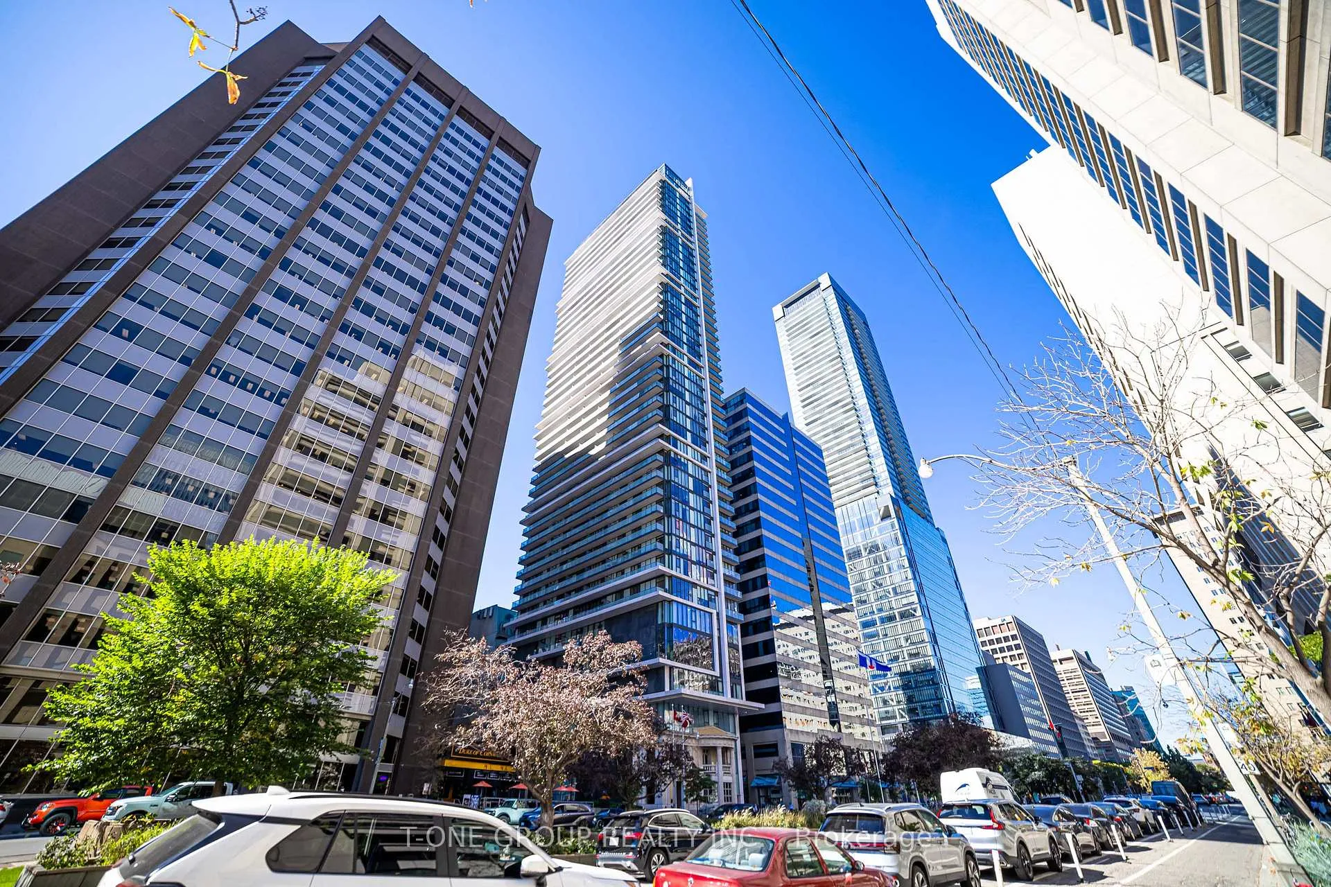 Front of Unit 1705, 426 University Avenue