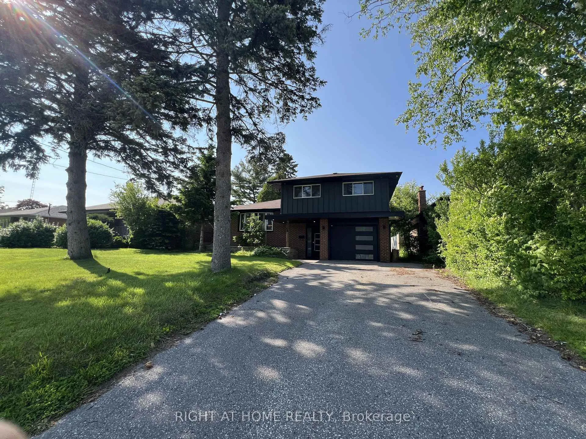 Photo 4 of 310 Admiral Road, Oshawa, McLaughlin — HOMEH