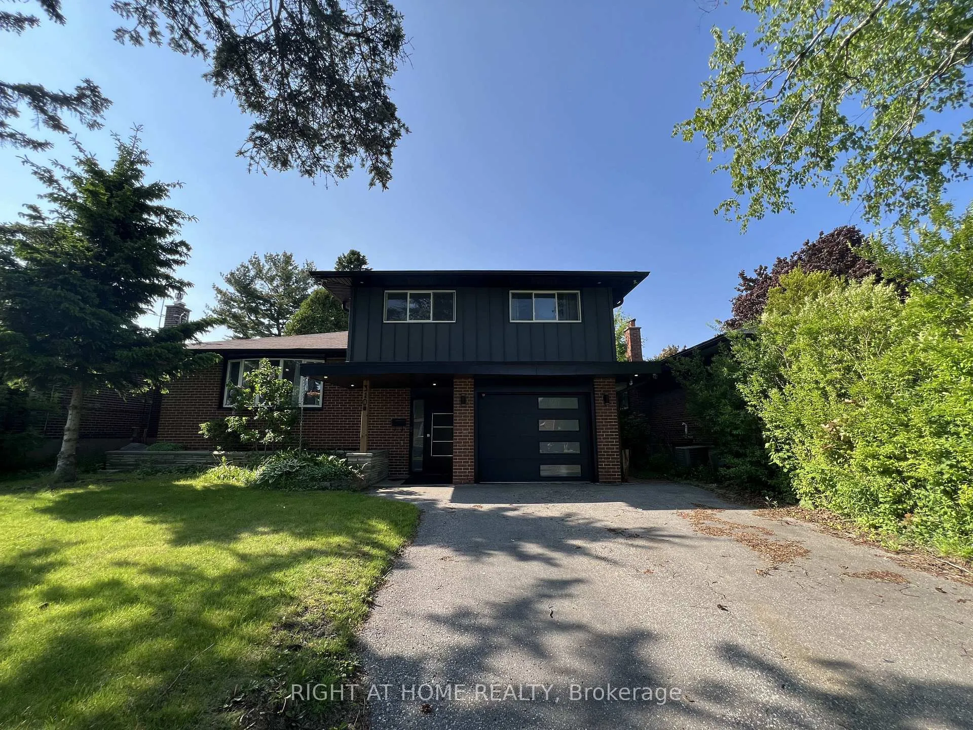 Photo 5 of 310 Admiral Road, Oshawa, McLaughlin — HOMEH