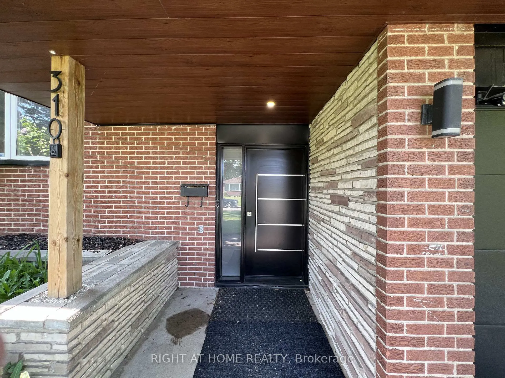 Photo 6 of 310 Admiral Road, Oshawa, McLaughlin — HOMEH