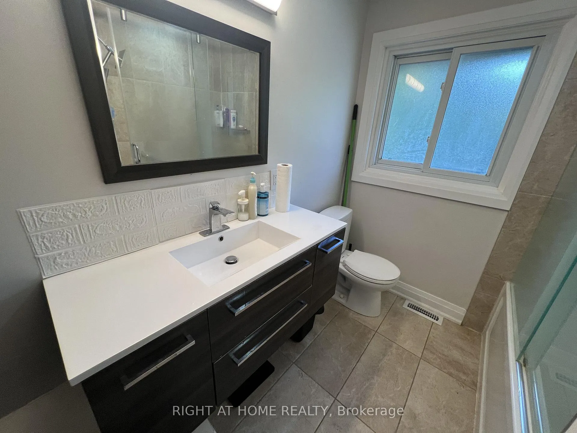 Photo 28 of 310 Admiral Road, Oshawa, McLaughlin — HOMEH