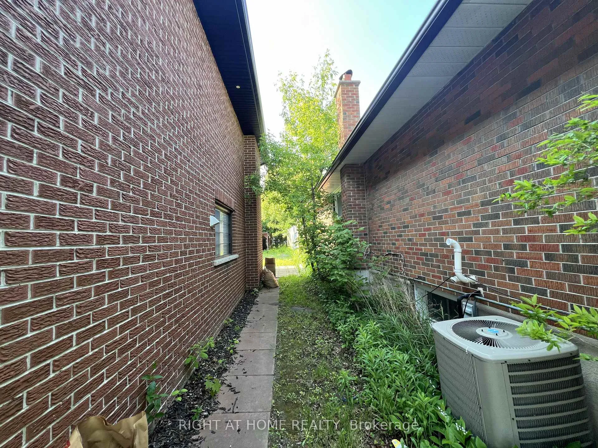 Photo 40 of 310 Admiral Road, Oshawa, McLaughlin — HOMEH