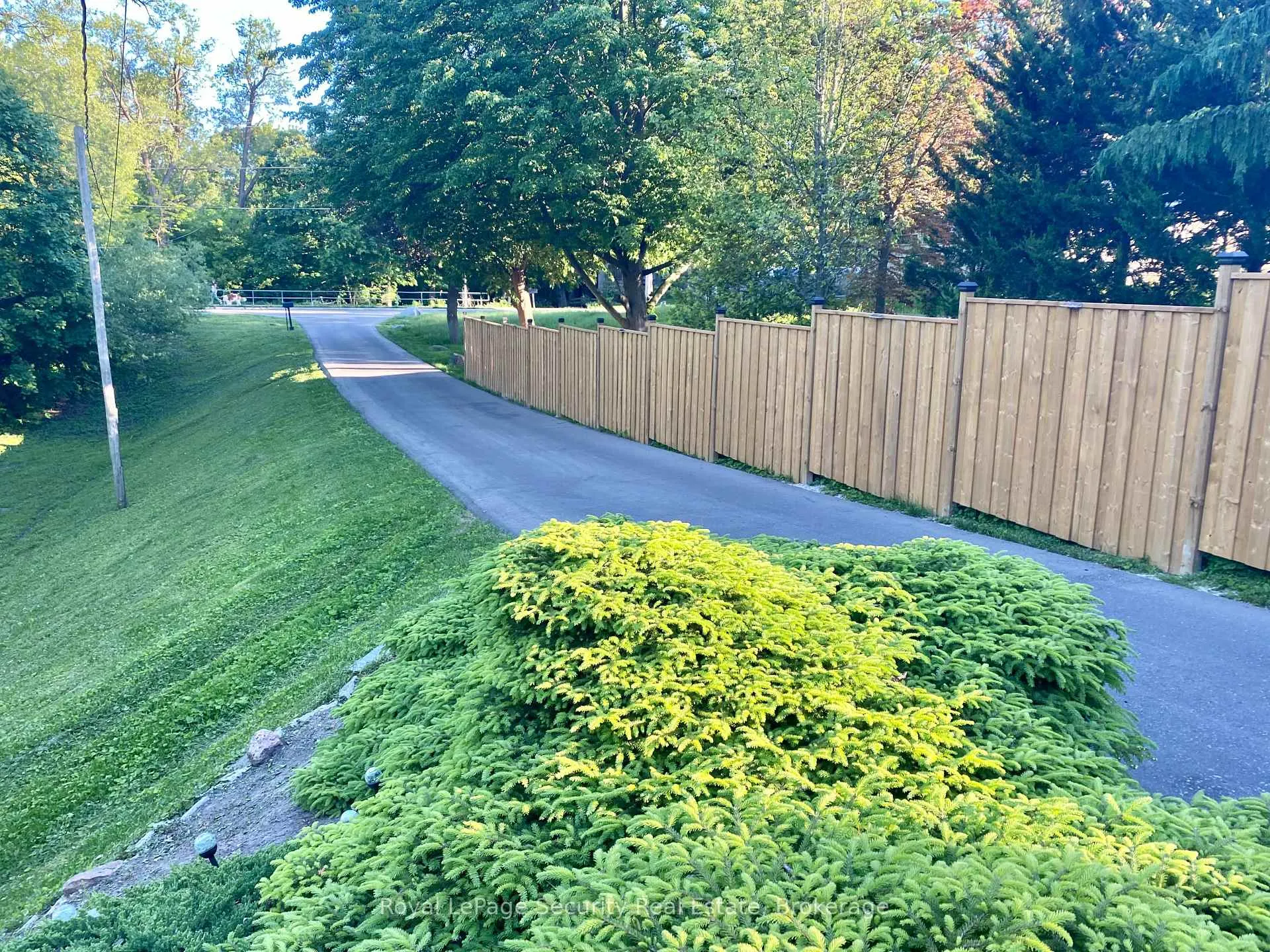 Photo 8 of 48 Jackman Road, Clarington, Bowmanville — HOMEH