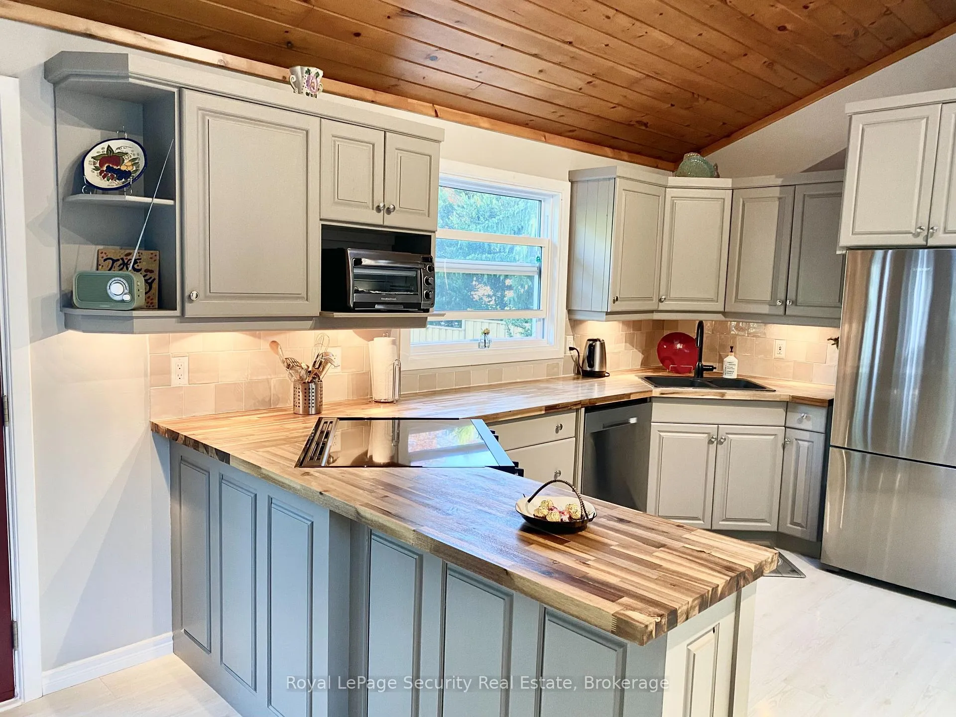 Photo 14 of 48 Jackman Road, Clarington, Bowmanville — HOMEH