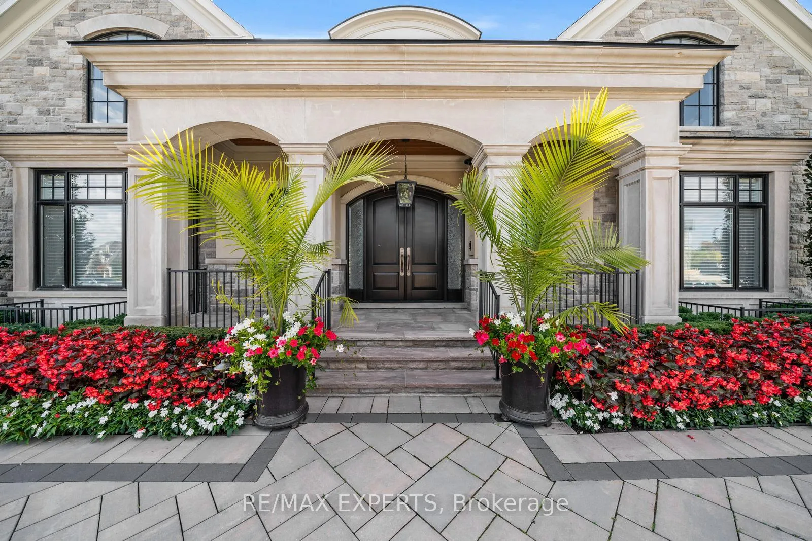 Photo 6 of 205 Northern Pines Boulevard, Vaughan, Kleinburg — HOMEH