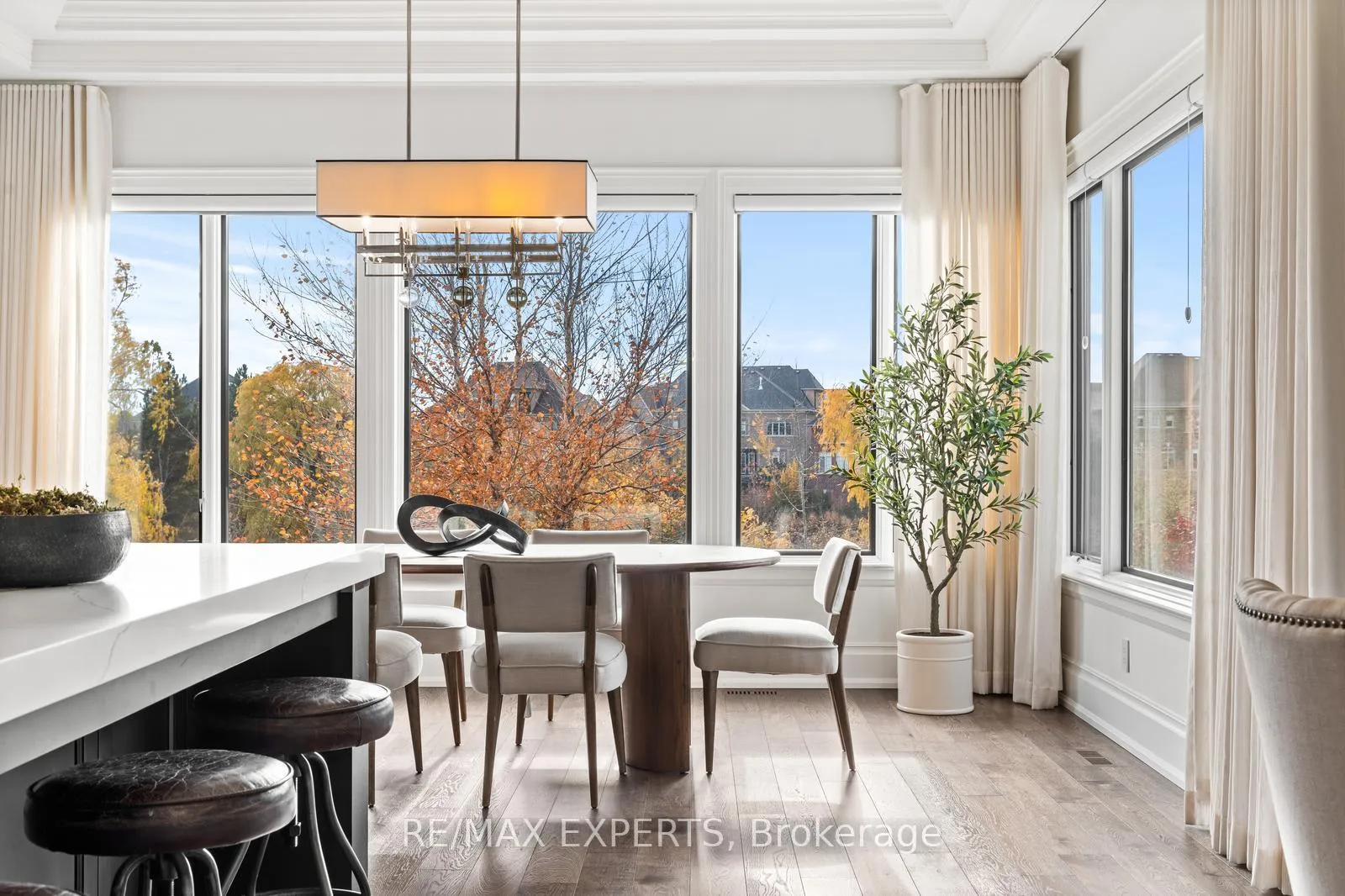 Photo 16 of 205 Northern Pines Boulevard, Vaughan, Kleinburg — HOMEH