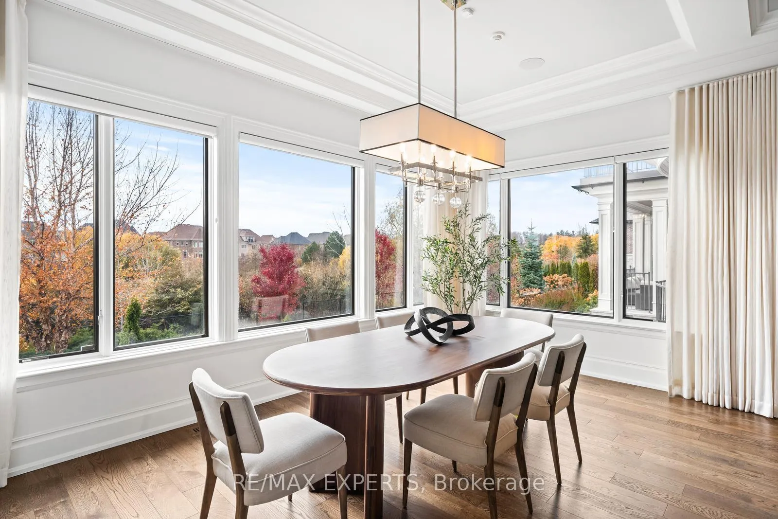 Photo 17 of 205 Northern Pines Boulevard, Vaughan, Kleinburg — HOMEH