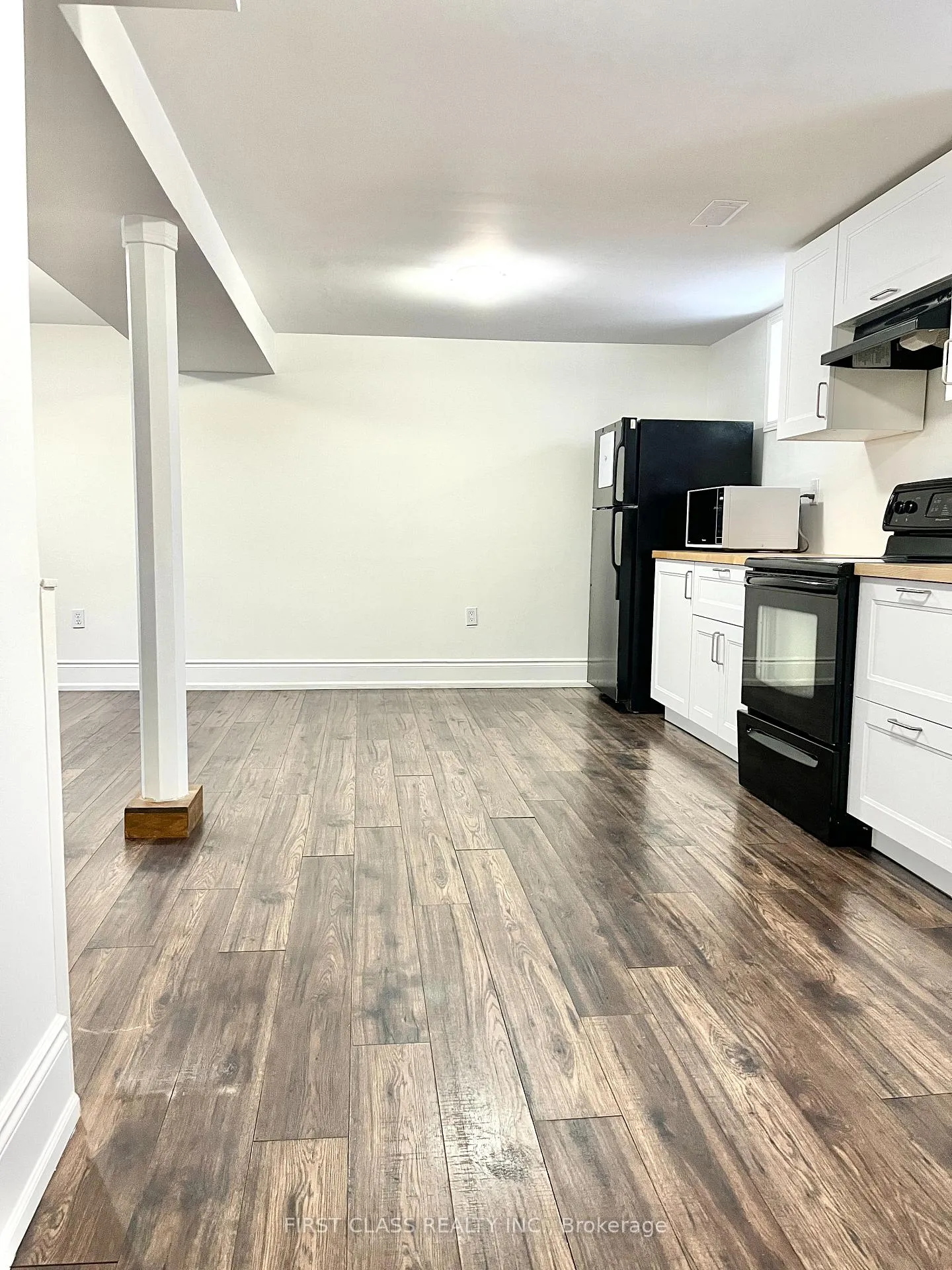 Photo 3 of 53 Centre Street E, Orangeville — HOMEH