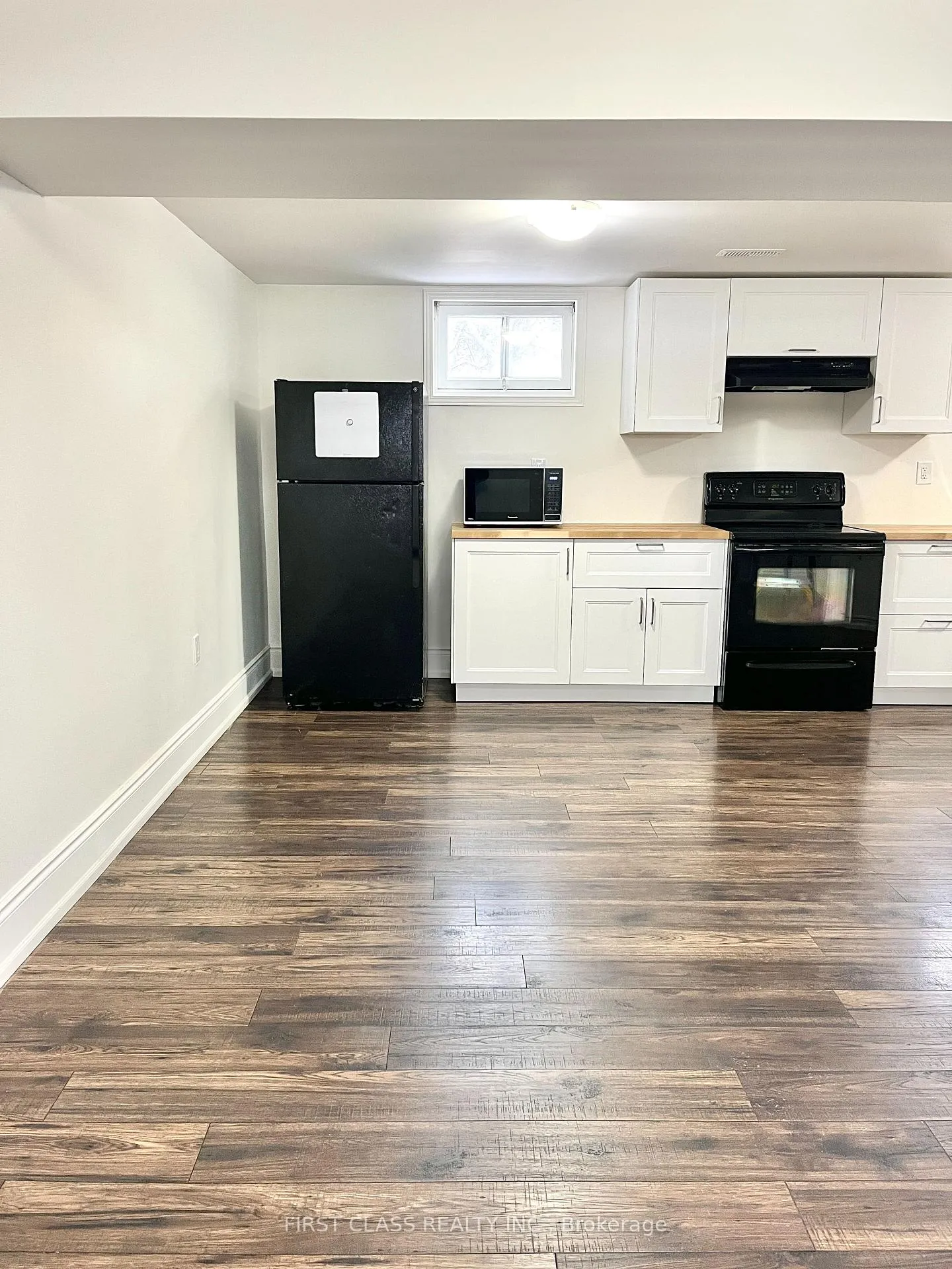 Photo 8 of 53 Centre Street E, Orangeville — HOMEH