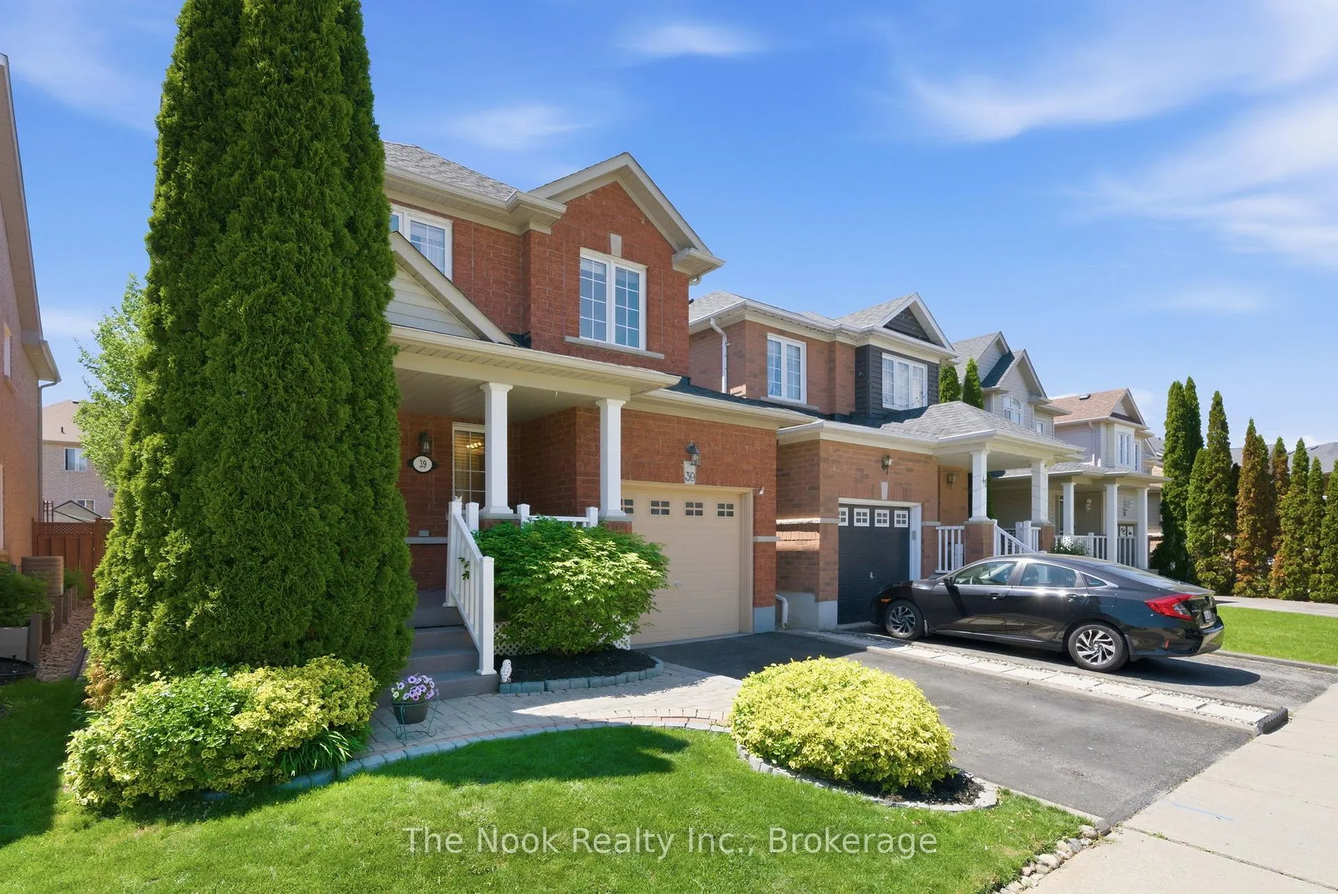 Photo 3 of 39 Rampart Crescent, Whitby, Williamsburg — HOMEH