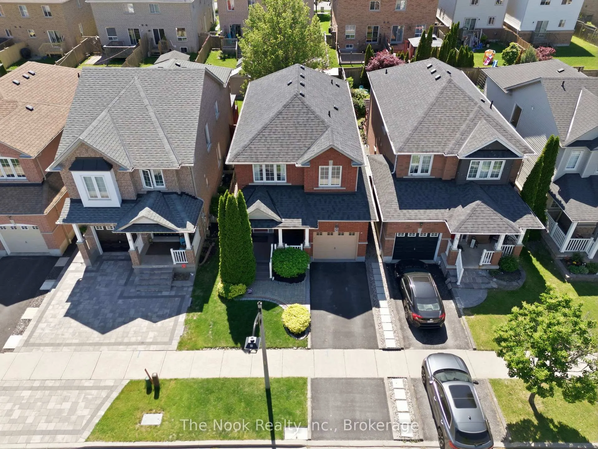 Photo 4 of 39 Rampart Crescent, Whitby, Williamsburg — HOMEH