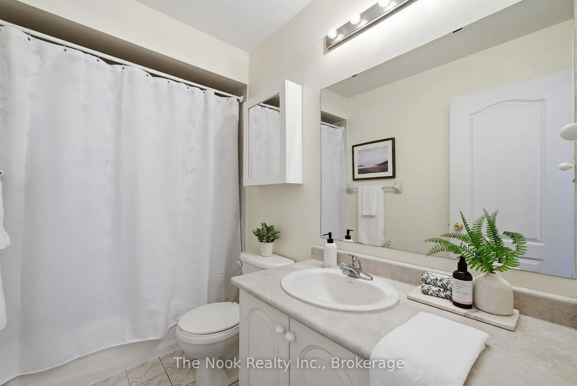 Photo 30 of 39 Rampart Crescent, Whitby, Williamsburg — HOMEH