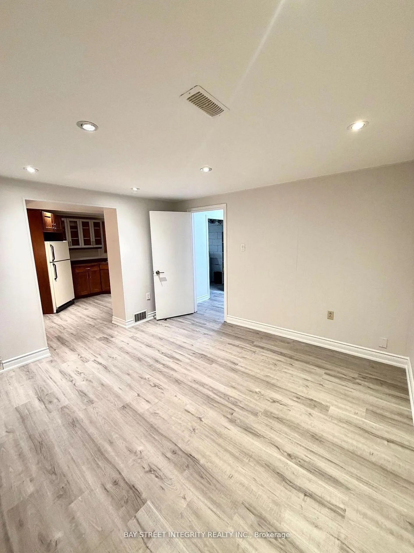 Photo 4 of Unit Lowerfl, 73 Boothbay Crescent, Newmarket, Central Newmarket — HOMEH