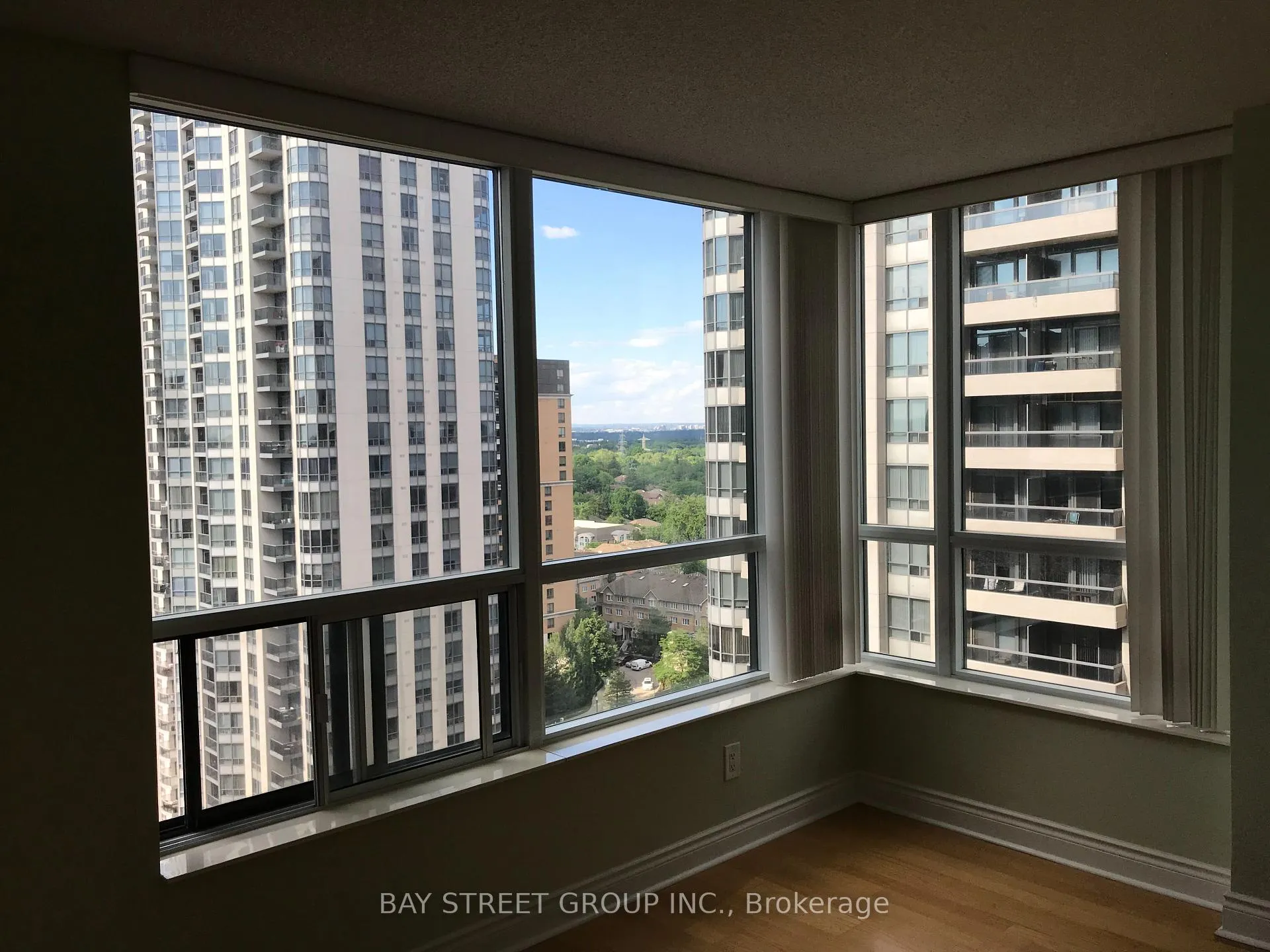Photo 11 of Unit 1811, 5 Northtown Way, North York, Willowdale East — HOMEH
