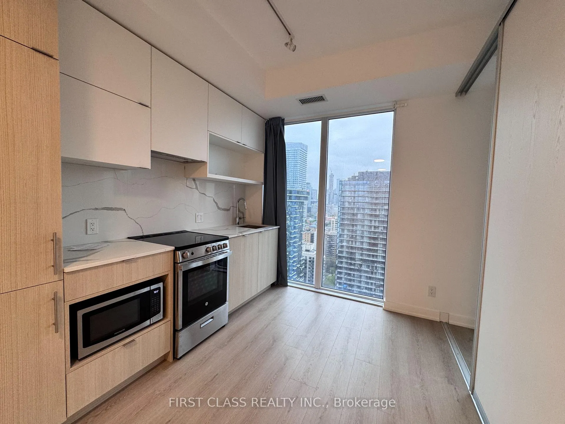 Photo 5 of Unit 3502, 100 Queen Street E, Toronto, Church-Yonge Corridor — HOMEH
