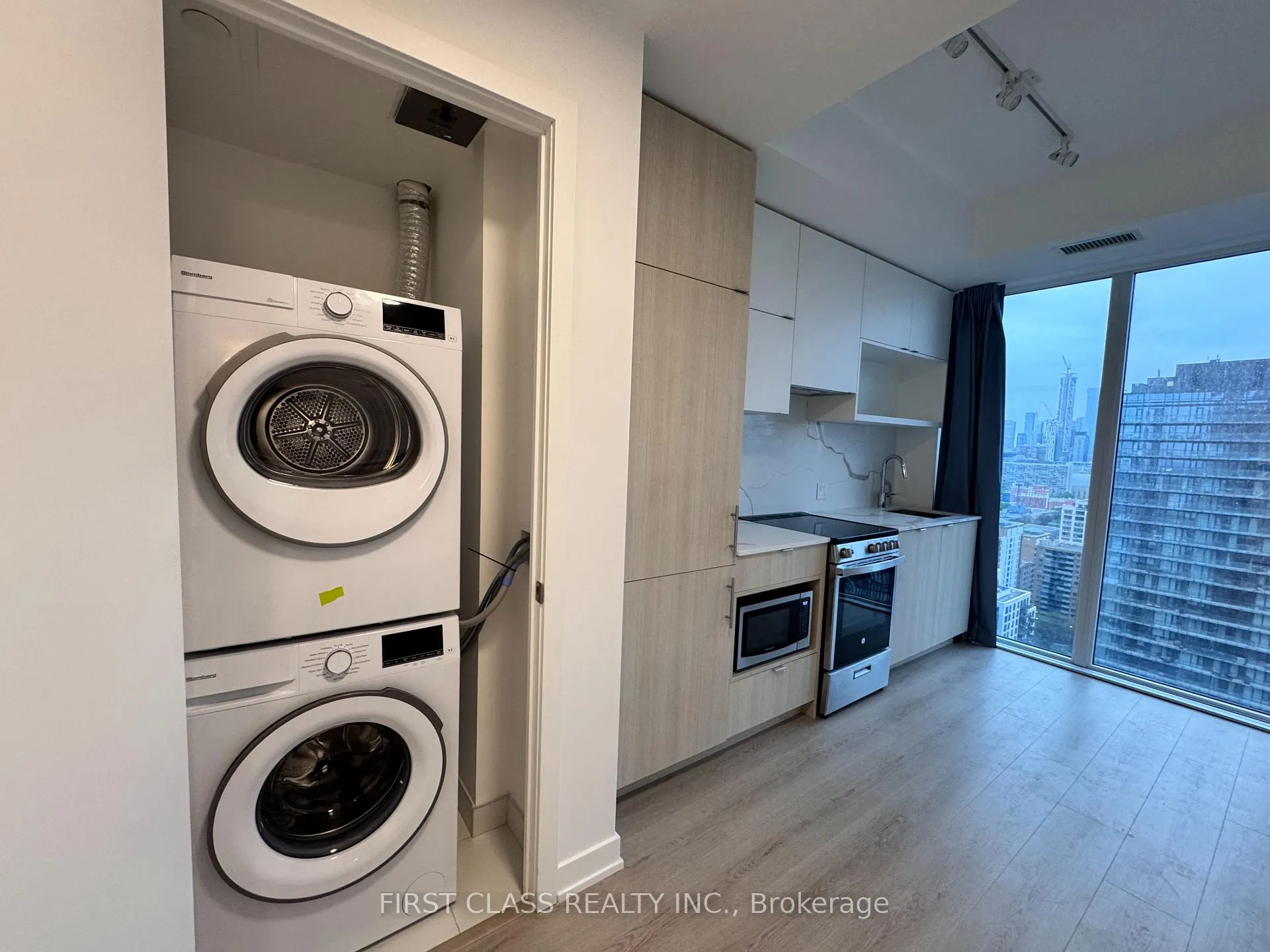 Photo 7 of Unit 3502, 100 Queen Street E, Toronto, Church-Yonge Corridor — HOMEH
