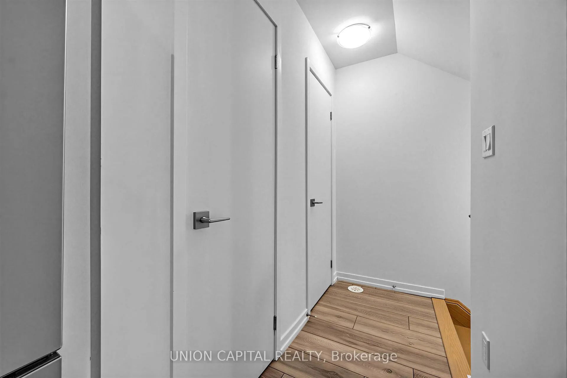 Photo 10 of Unit 9, 26 Lytham Green Circle, Newmarket, Glenway Estates — HOMEH