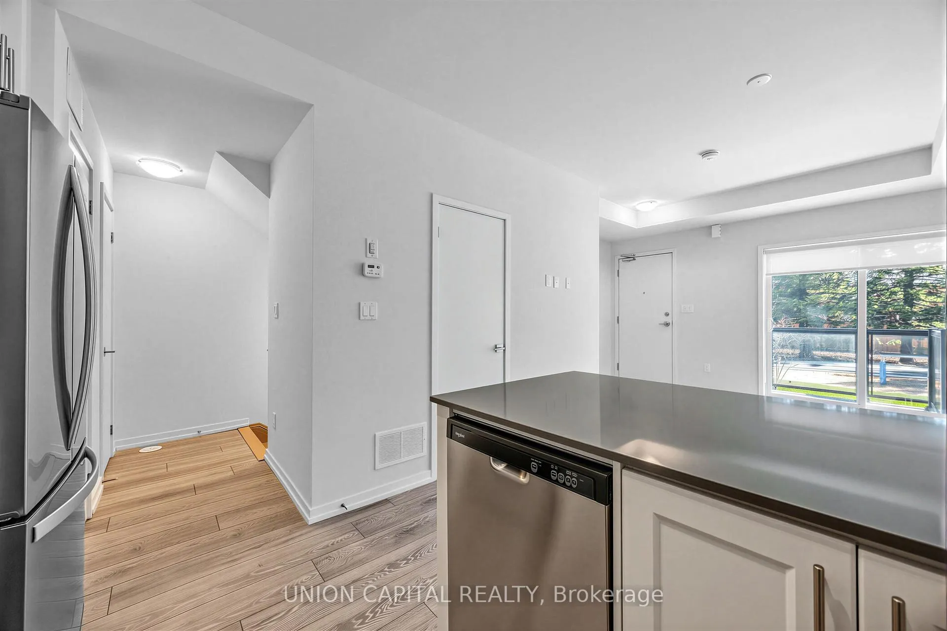 Photo 12 of Unit 9, 26 Lytham Green Circle, Newmarket, Glenway Estates — HOMEH