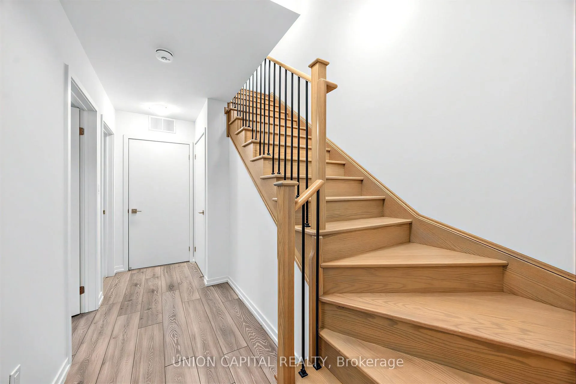 Photo 13 of Unit 9, 26 Lytham Green Circle, Newmarket, Glenway Estates — HOMEH