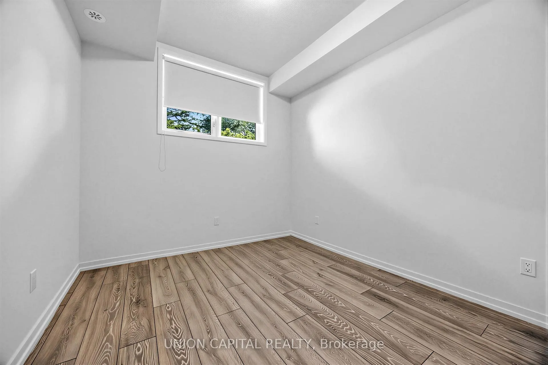 Photo 16 of Unit 9, 26 Lytham Green Circle, Newmarket, Glenway Estates — HOMEH