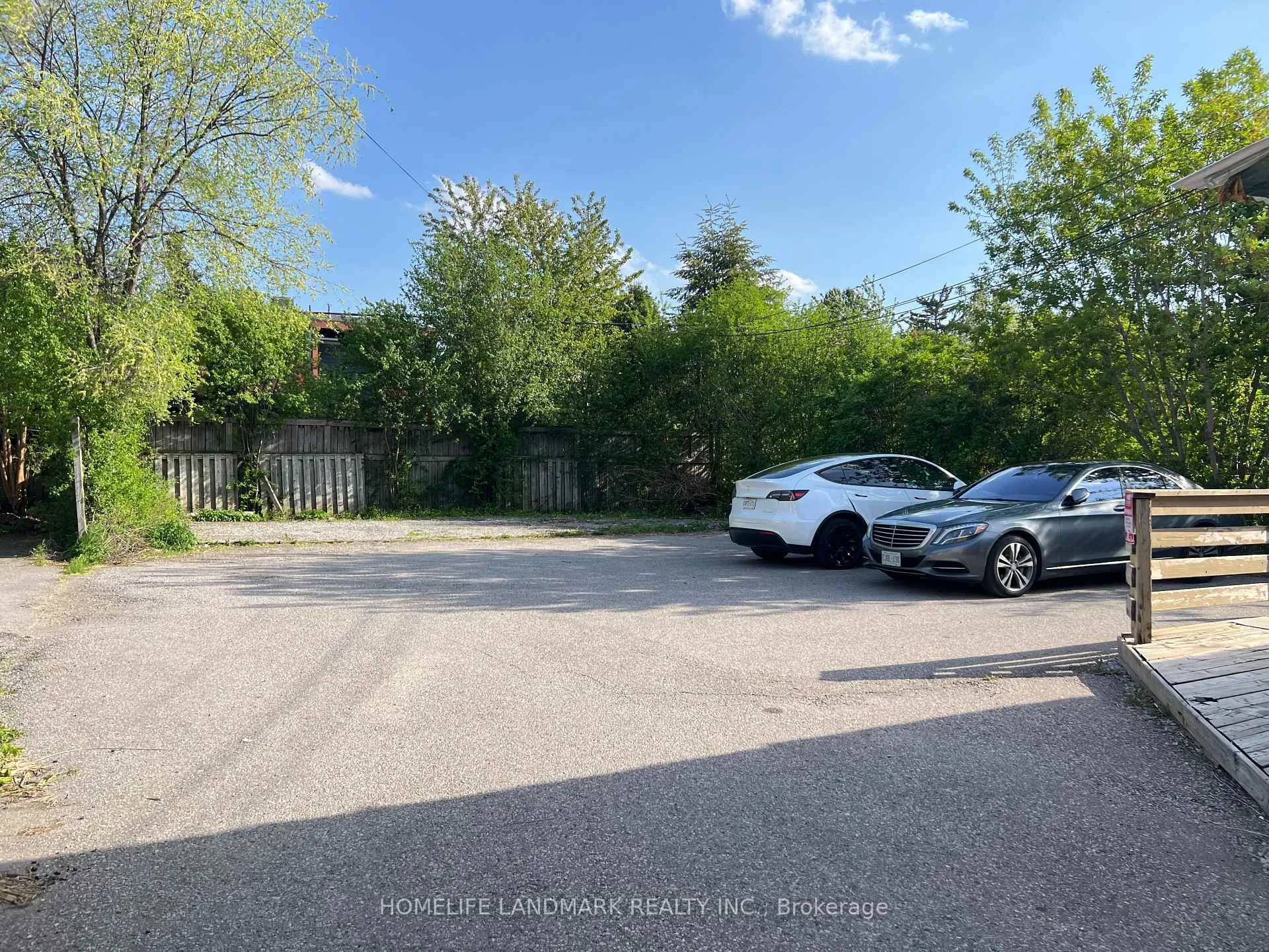 Photo of 149 Finch Avenue W