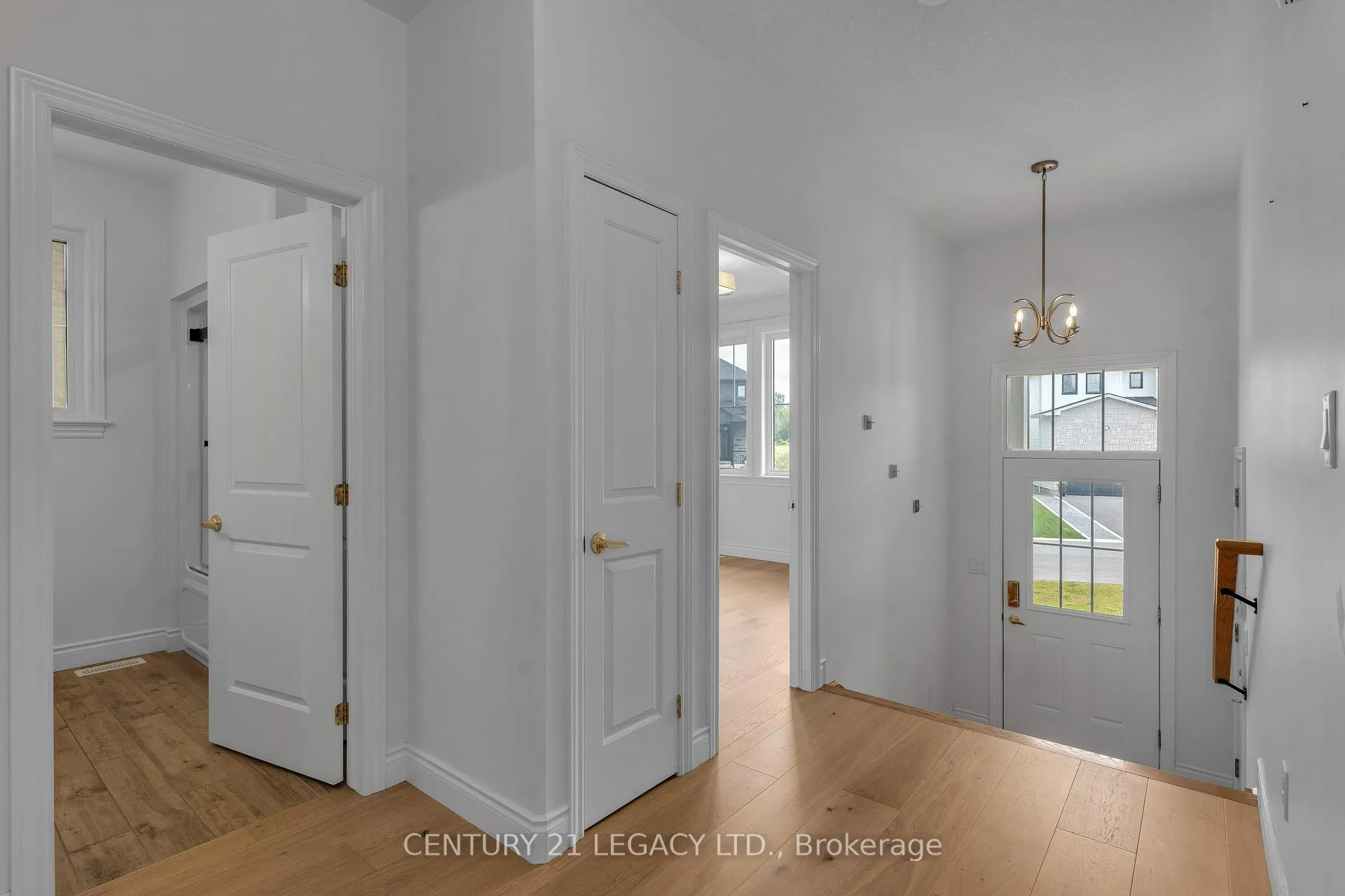 Photo 4 of 245 Mill Pond Place, Kingston, West of Sir John A. Blvd — HOMEH